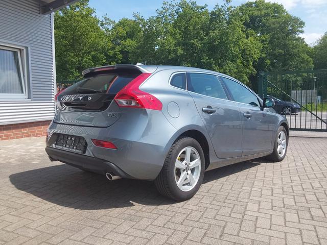Volvo V40 D3 Momentum ACC/SHZ/PDC/NAV/XENON 
