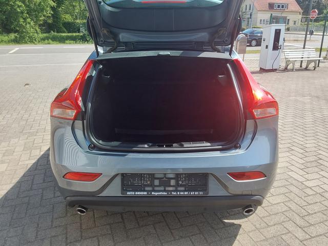 Volvo V40 D3 Momentum ACC/SHZ/PDC/NAV/XENON 
