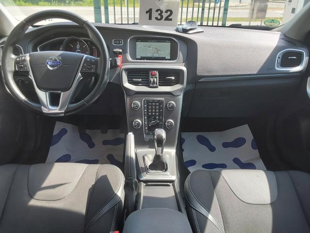 Volvo V40 D3 Momentum ACC/SHZ/PDC/NAV/XENON 