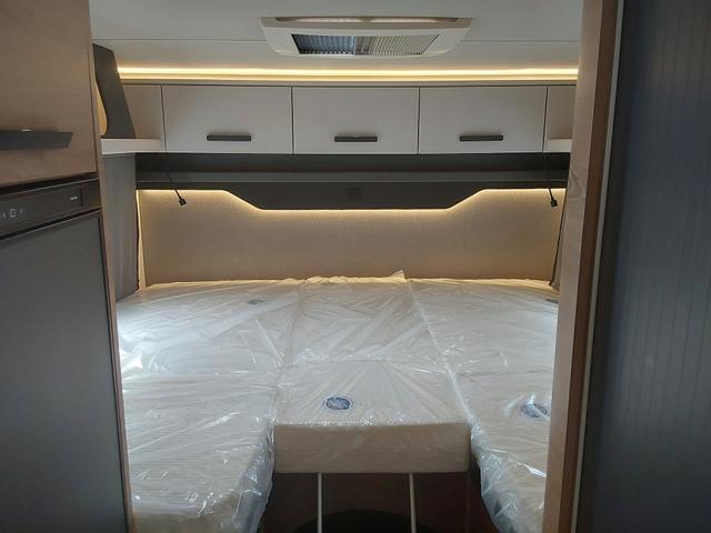 Knaus L!ve Wave 650 MEG Black Selection LIVE 140 PS Fiat AUT/ACC/DUO/RFK 