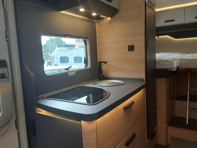 Knaus L!ve Wave 650 MEG Black Selection LIVE 140 PS Fiat AUT/ACC/DUO/RFK 