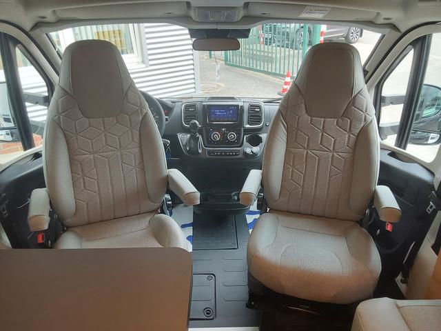 Knaus L!ve Wave 650 MEG Black Selection LIVE 140 PS Fiat AUT/ACC/DUO/RFK 