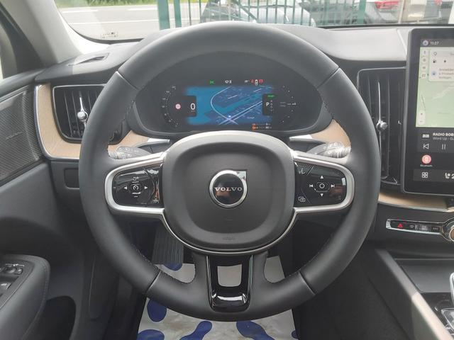 Volvo XC60 T8 AWD Plus Dark AHK/ACC/360&deg;/H&K/PANO/SHZ 