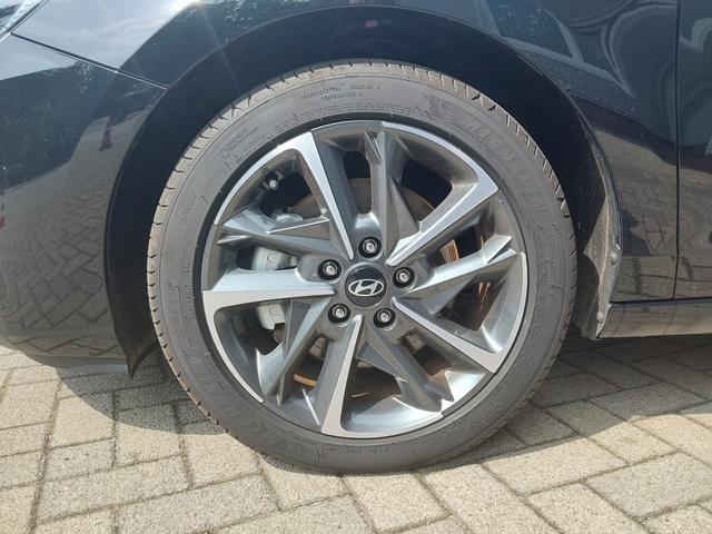Hyundai i30 1.0 T-GDI Advantage LED/PDC/KAM/SHZ/NAV 
