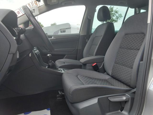 Volkswagen Golf Sportsvan 1.5 TSI Join AHK/ACC/APP/SHZ/PDC/NAV 