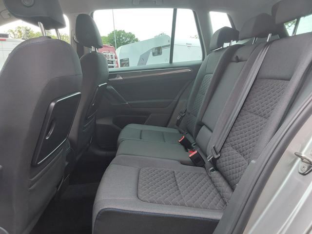 Volkswagen Golf Sportsvan 1.5 TSI Join AHK/ACC/APP/SHZ/PDC/NAV 