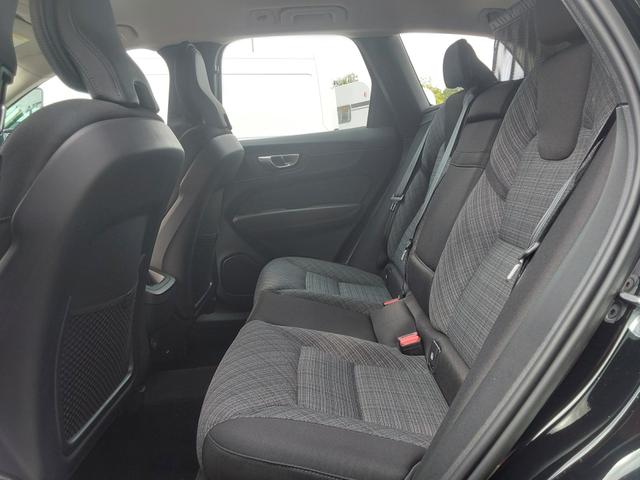 Volvo XC60 B4 D AWD AHK/ACC/SHZ/LED/PDC/KAM/NAV 