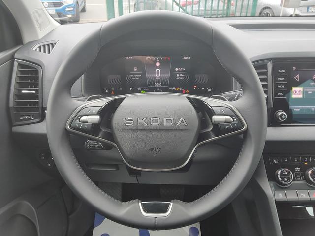 Skoda Karoq 1.5 TSI DSG Selection AHK/ACC/SHZ/LED/PDC/KAM 
