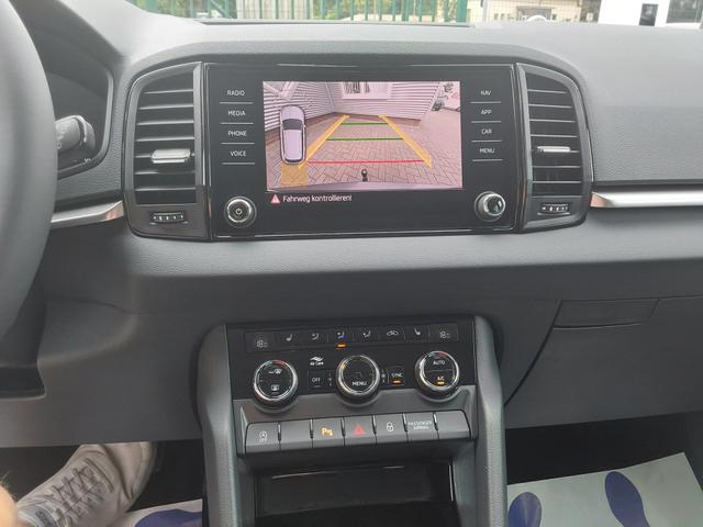 Skoda Karoq 1.5 TSI DSG Selection AHK/ACC/SHZ/LED/PDC/KAM 