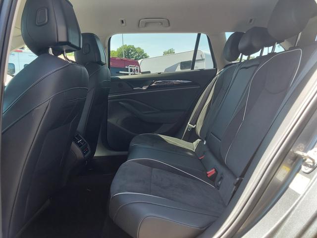 Volkswagen Passat Variant 2.0 TDI DSG Elegance AHK/ACC/NAV/KAM/MATRIX 