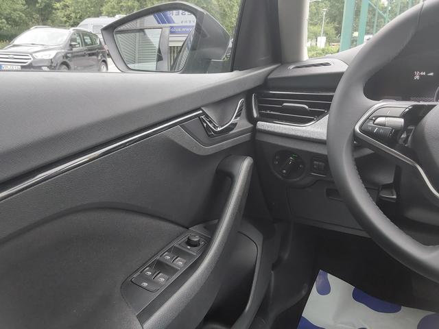 Skoda Kamiq 1.0 TSI DSG Selection AHK/LED/KAM/PDC/APP 