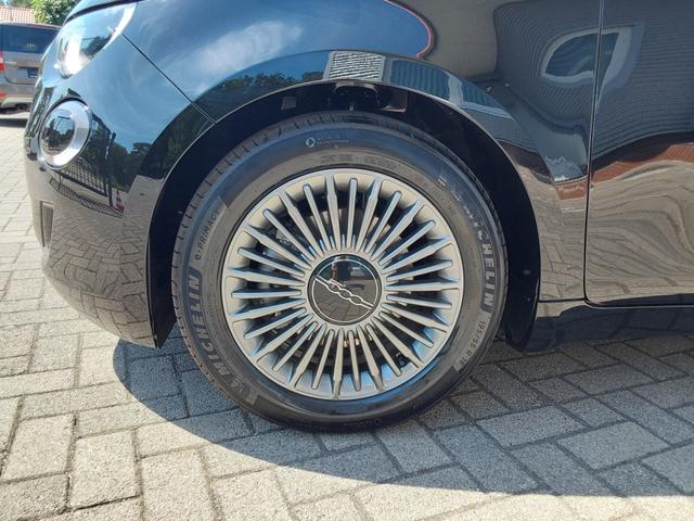 Fiat 500 ICON KOMFORT PAKET APP/SHZ/PDC/KAM 