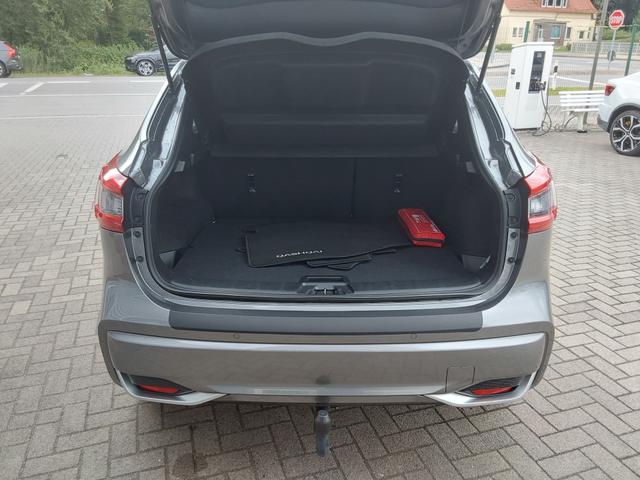 Nissan Qashqai 1.3 DIG-T Tekna+ AHK/ACC/SHZ/LED/PDC/KAM/NAV 