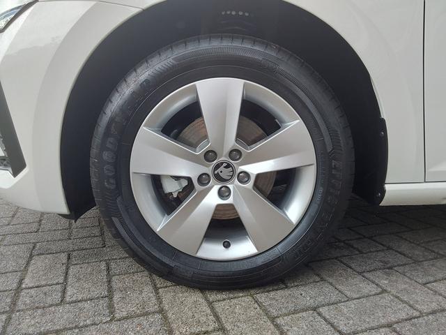 Skoda Scala 1.0 TSI Selection LED/PDC/KAM/SHZ/APP 