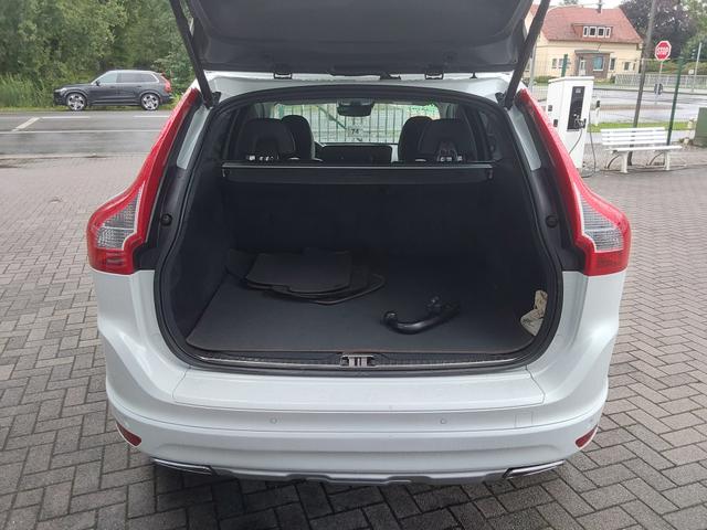Volvo XC60 D4 AWD Ocean Race AHK/ACC/SHZ/PDC/KAM/NAV 