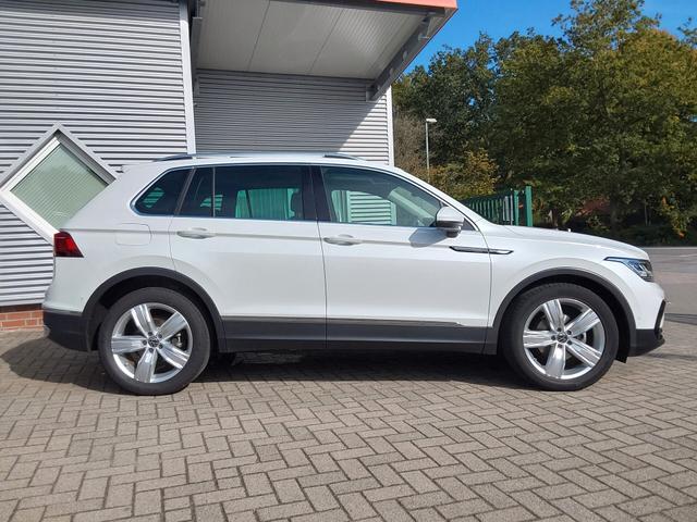 Volkswagen Tiguan 2.0 TDI DSG Elegance AHK/ACC/NAV/KAM/MATRIX 