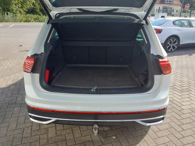 Volkswagen Tiguan 2.0 TDI DSG Elegance AHK/ACC/NAV/KAM/MATRIX 