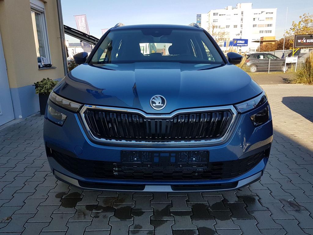 Skoda Kamiq Titan Blau - www.inf-inet.com