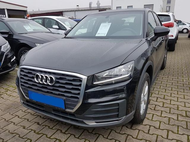 Audi / Q2 / Schwarz / Basis /  / 