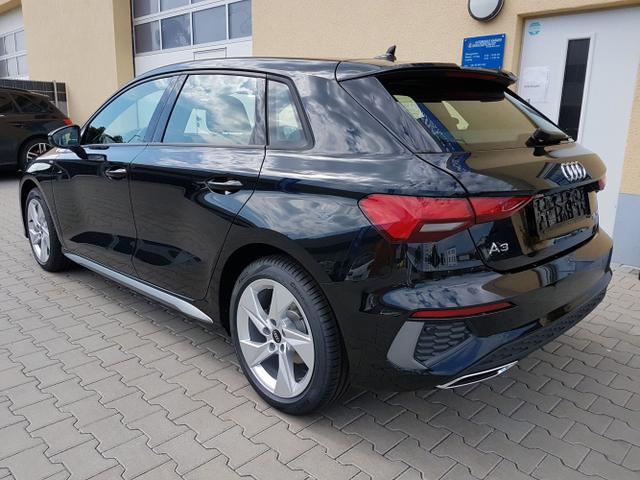 Audi / A3 Sportback / Schwarz / S-Line /  / DSG