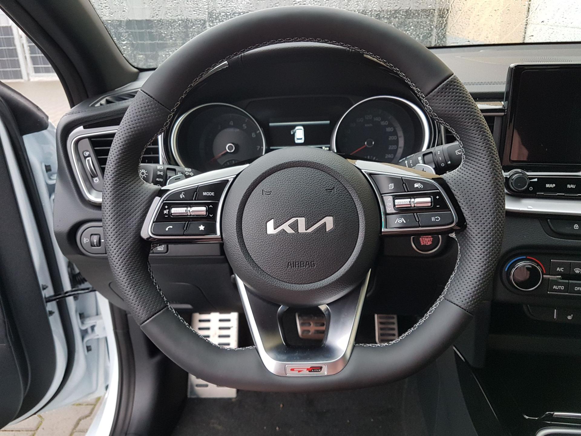 Kia Ceed Sportswagon GT Line NAVI JBL LED Teil-Leder Neuwagen mit Rabatt