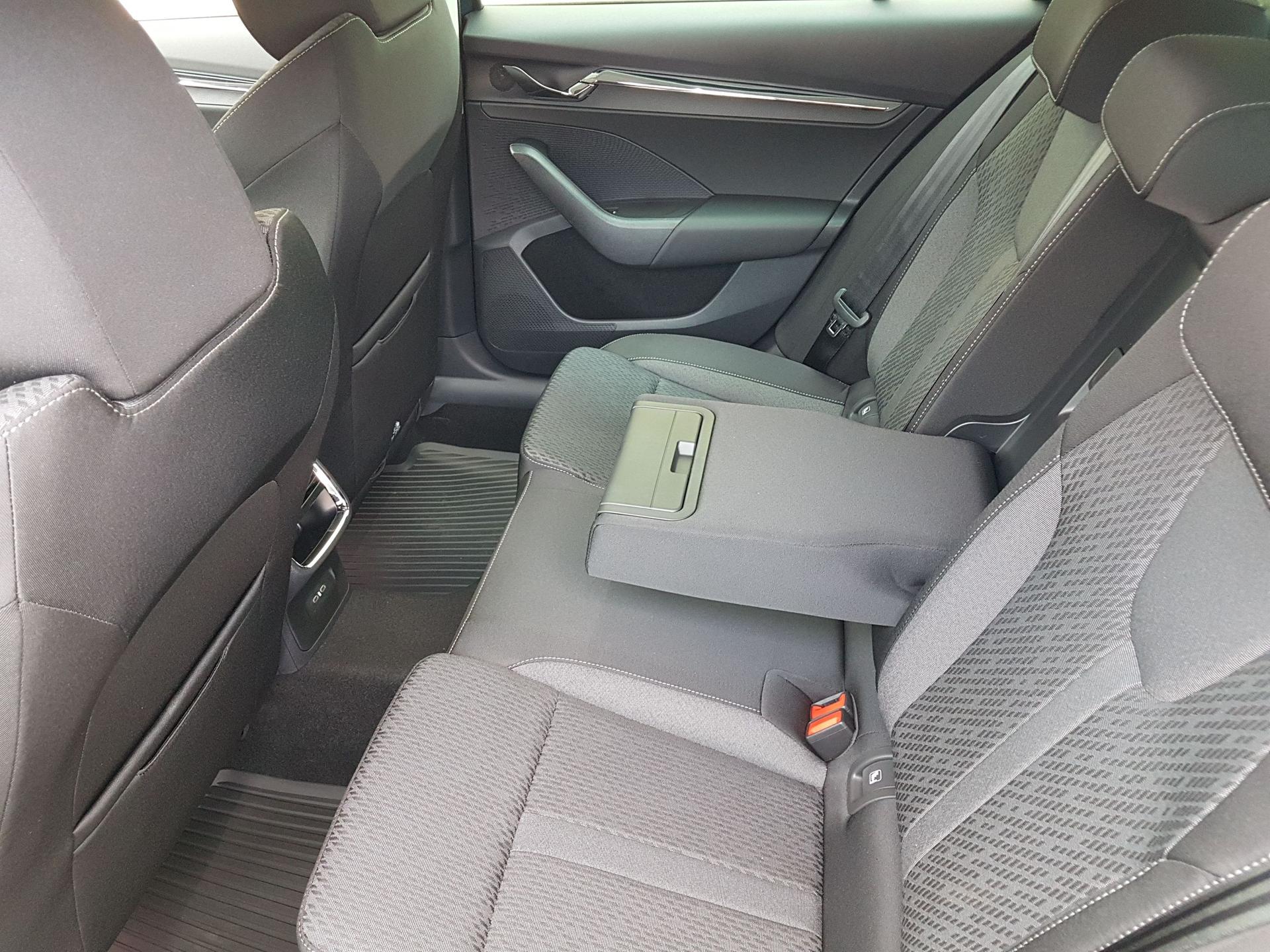 Skoda Octavia Autositze mit individuellen Sitzbezügen neu beziehen