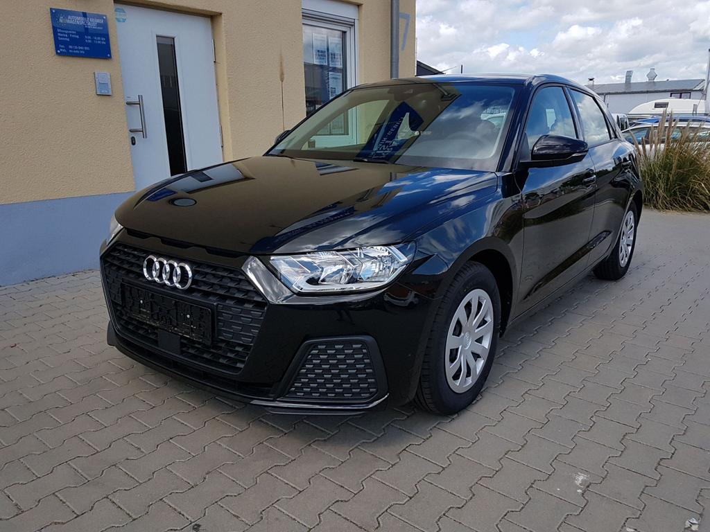 Audi / A1 Sportback / Schwarz / Basis /  / 