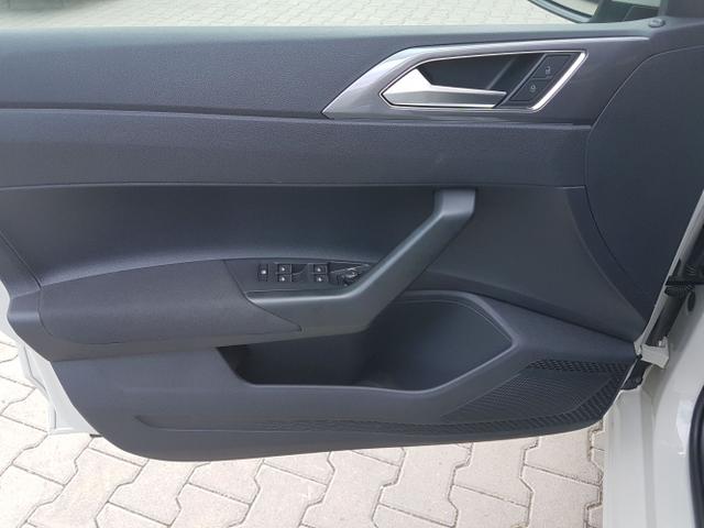 Volkswagen / Polo / Grau / Style / / Automatik