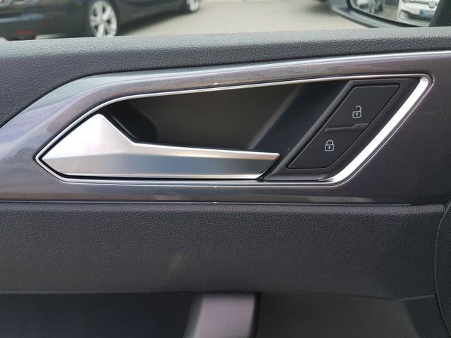 Volkswagen / Polo / Grau / Style / / Automatik