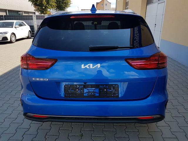 Kia / Ceed / Blau / TOP / / , Beispielbilder, ggf. teilweise mit Sonderausstattung