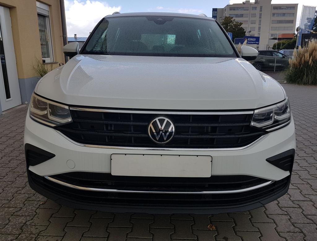 Volkswagen / Tiguan / Weiß / Life /  / DSG