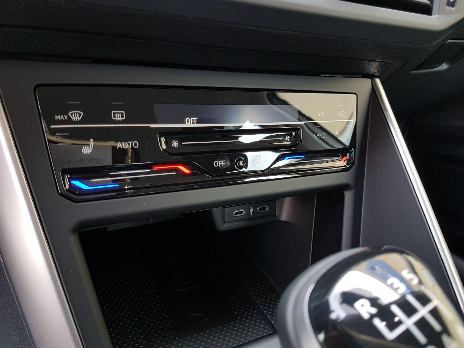 Volkswagen Taigo Style Klimaauto LED PDC Ambientelicht 17 Zoll LM