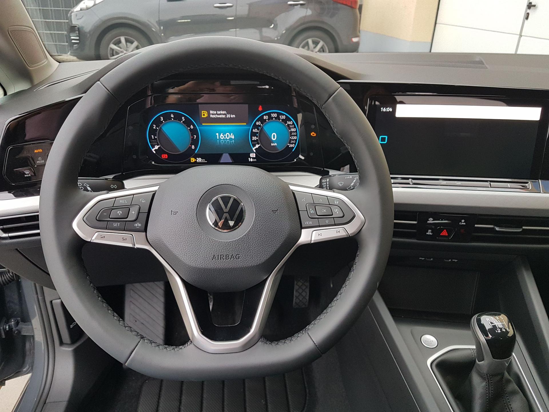 Volkswagen Golf LIFE Sitzheizung Lenkradheizung Kamera 4 Jahre Garantie  günstiger kaufen