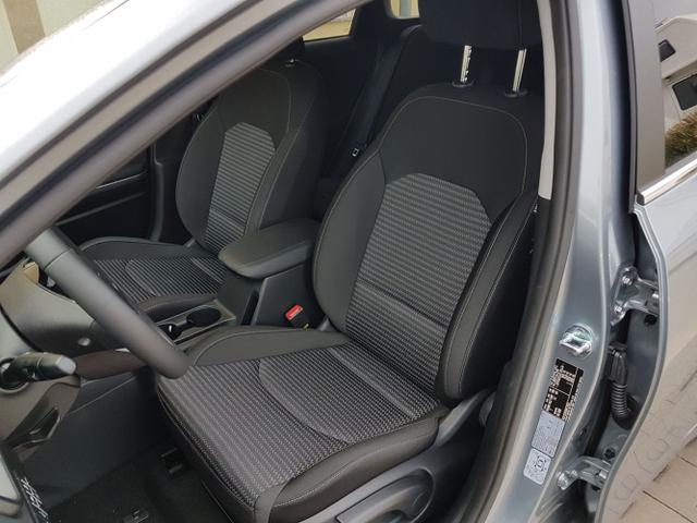Kia / Ceed / Silber / Top / / , Beispielbilder, ggf. teilweise mit Sonderausstattung