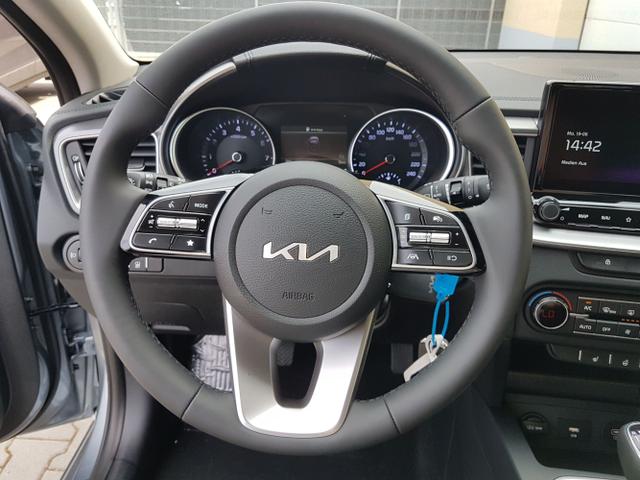 Kia / Ceed / Silber / Top / / , Beispielbilder, ggf. teilweise mit Sonderausstattung