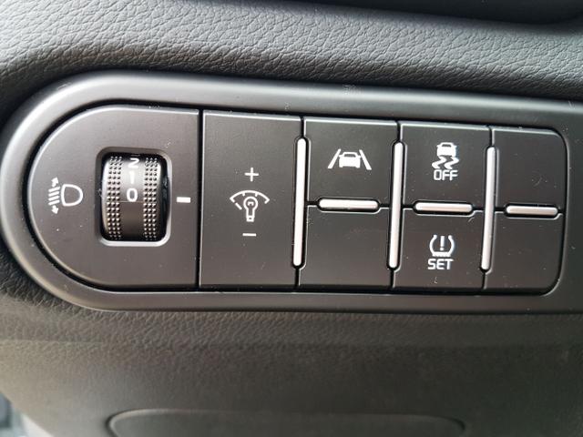 Kia / Ceed / Silber / Top / / , Beispielbilder, ggf. teilweise mit Sonderausstattung