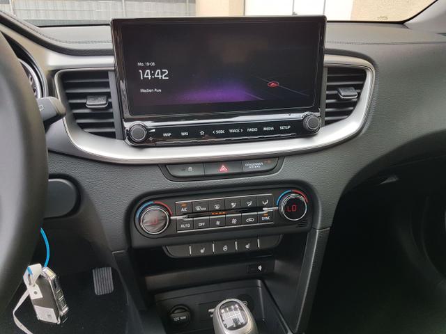 Kia / Ceed / Silber / Top / / , Beispielbilder, ggf. teilweise mit Sonderausstattung