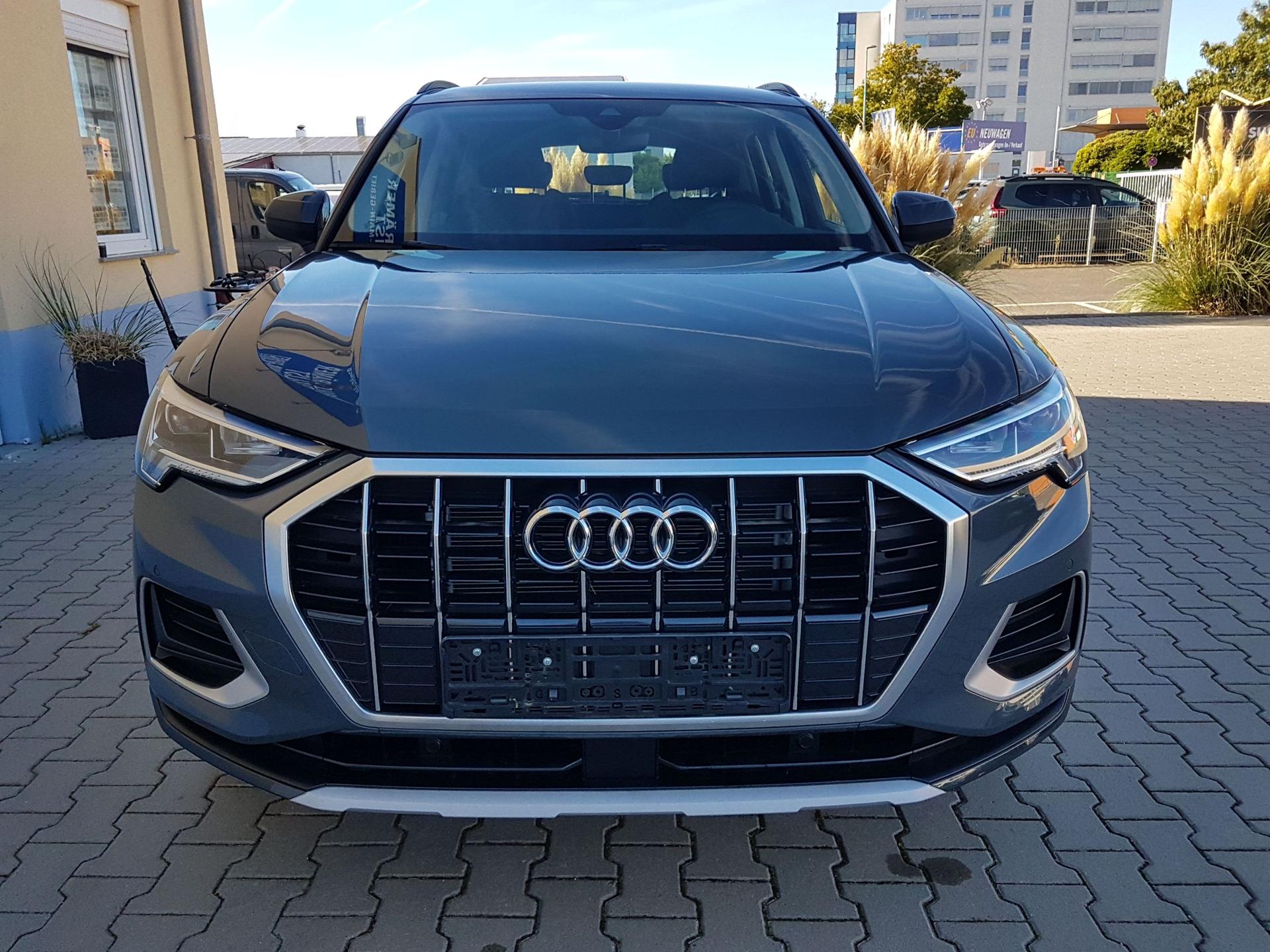 Audi / Q3 / Grau / Basis  /  / Nano Grau S Tronic