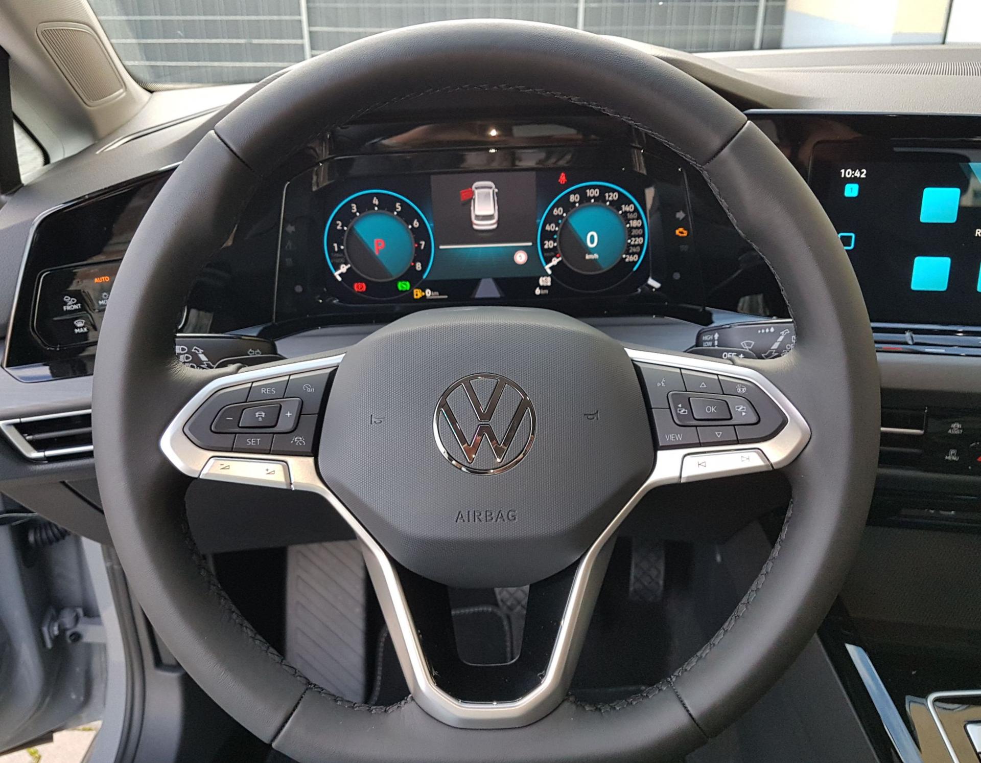Volkswagen Golf Variant Life FRONT + LANE ASSIST, XDS, Digital Cockpit,  Bluetooth, LED, Parksensoren, Climatronic, Ambiente 10 farbig, 16 ALU uvm.  Reimport EU-Neuwagen günstig kaufen