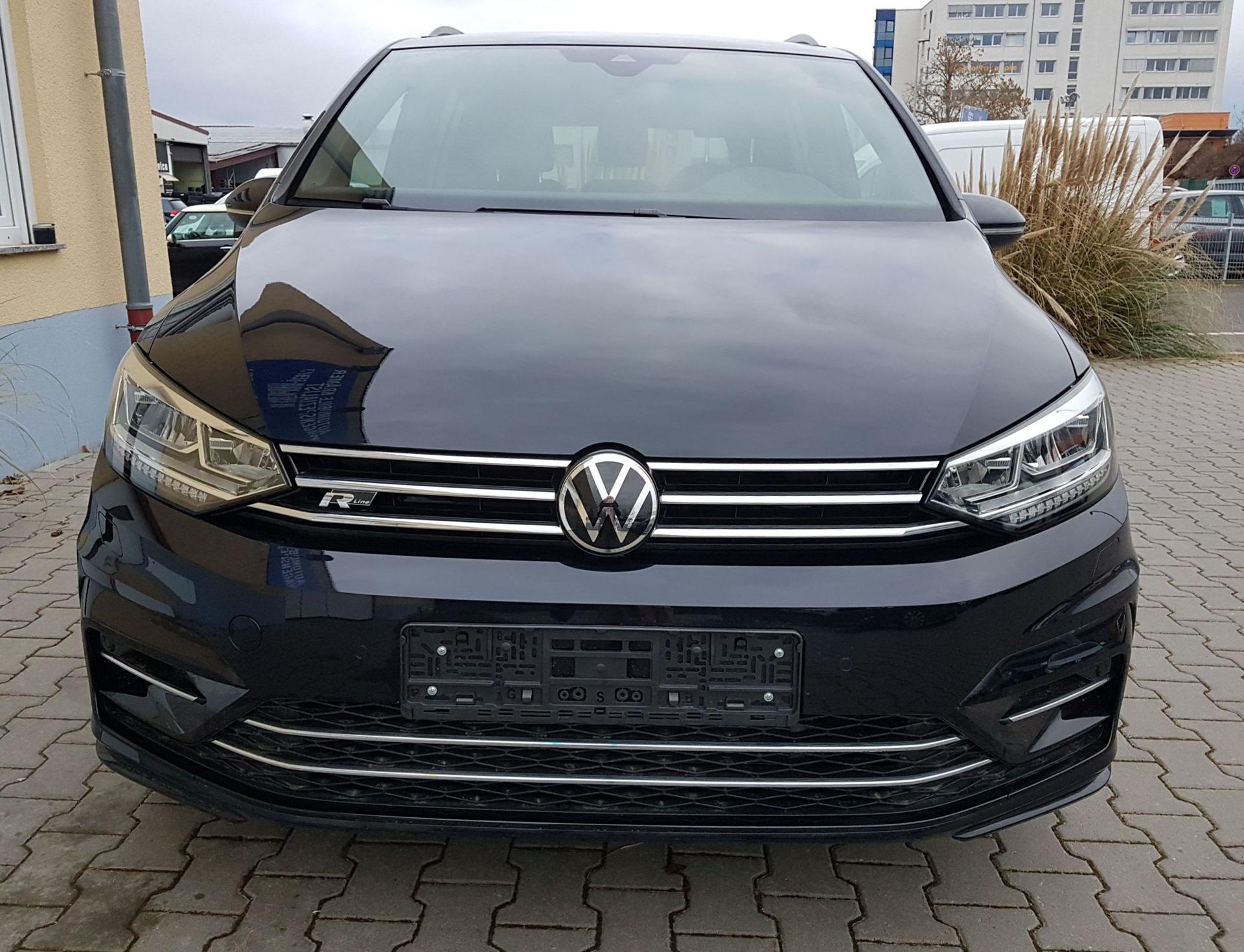 Volkswagen / Touran / Schwarz / R-Line  /  / 