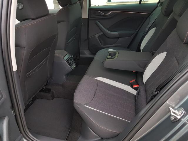 Skoda / Kamiq / Grau / Top Selection / / Graphite Grau , Beispielbilder, ggf. teilweise mit Sonderausstattung