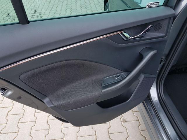 Skoda / Kamiq / Grau / Top Selection / / Graphite Grau , Beispielbilder, ggf. teilweise mit Sonderausstattung