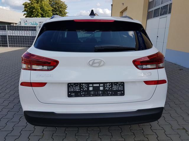 Hyundai / i30 Kombi / Weiß / Smart / / 