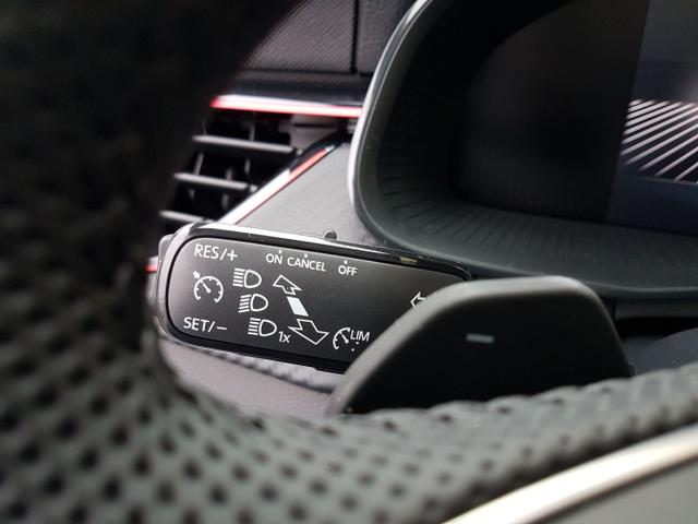 Skoda / Kamiq / Wei&szlig; / Monte Carlo AHK / / , Beispielbilder, ggf. teilweise mit Sonderausstattung