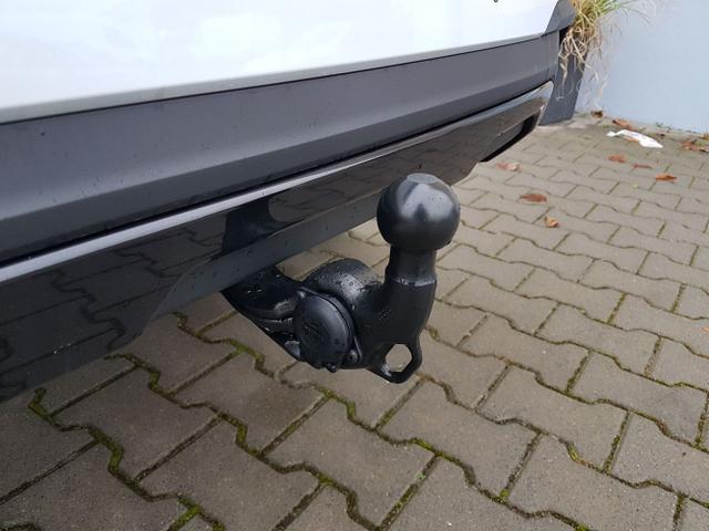 Skoda / Kamiq / Wei&szlig; / Monte Carlo AHK / / , Beispielbilder, ggf. teilweise mit Sonderausstattung