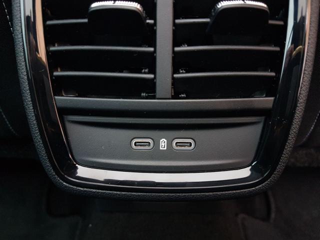 Skoda / Kamiq / Wei&szlig; / Monte Carlo AHK / / , Beispielbilder, ggf. teilweise mit Sonderausstattung