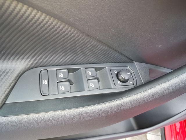 Skoda / Kamiq / Rot / Monte Carlo / / , Beispielbilder, ggf. teilweise mit Sonderausstattung