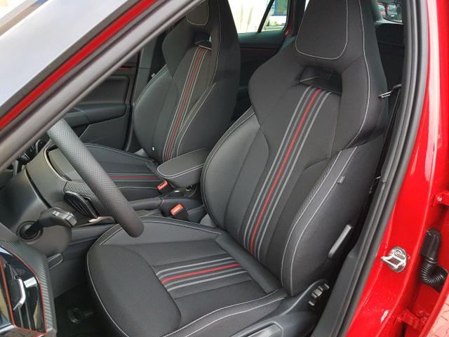 Skoda / Kamiq / Rot / Monte Carlo / / , Beispielbilder, ggf. teilweise mit Sonderausstattung