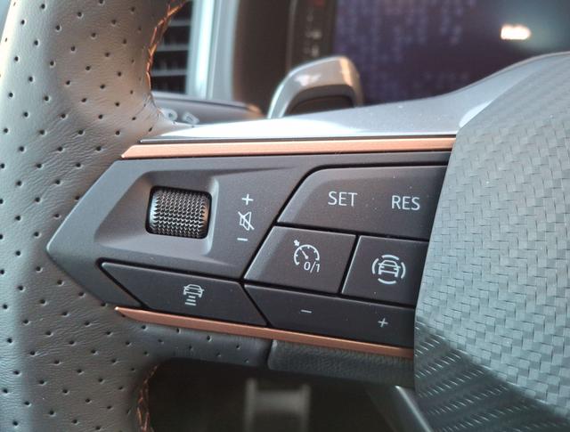 Cupra / Ateca / Schwarz / Basis / / , Beispielbilder, ggf. teilweise mit Sonderausstattung
