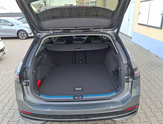 Volkswagen / Passat Variant / Grau / / / , Beispielbilder, ggf. teilweise mit Sonderausstattung